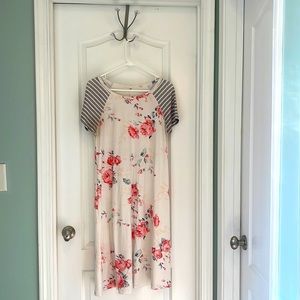 Amy Dong pull-on style dress, crew neck, short sleeve, loose fitting